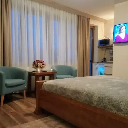 Pokoje w CENTRUM CICHA-2